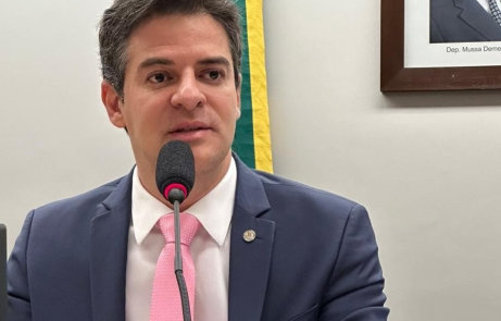 PL de Ismael Alexandrino impõe regras rígidas para conteúdo infantil